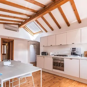 Au Nom De La Rose Apartment