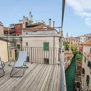 suite-1241-terrace-dorsoduro.hotelslidodijesolo.com/